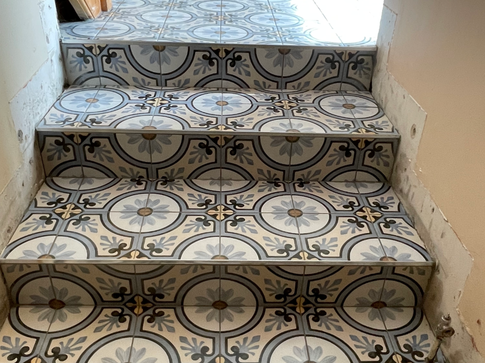 Antique tiling for a stairs